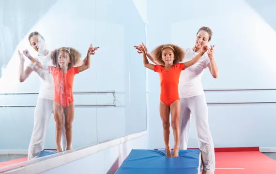 Sports and unhealthy behaviors in girls